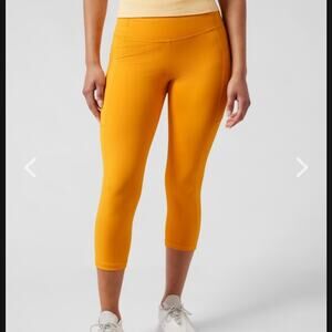 NWT Athleta Ultimate Stash Pocket II Capri Size XS